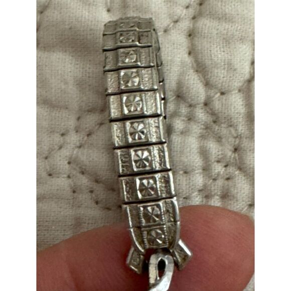 Vintage Winton 1950 mechanical dainty silver-tone watch. Working.